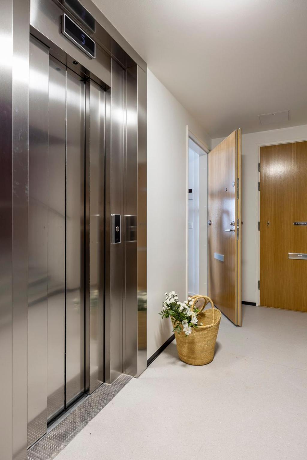 Stylish Flat In Trendy Kallio 赫尔辛基 外观 照片